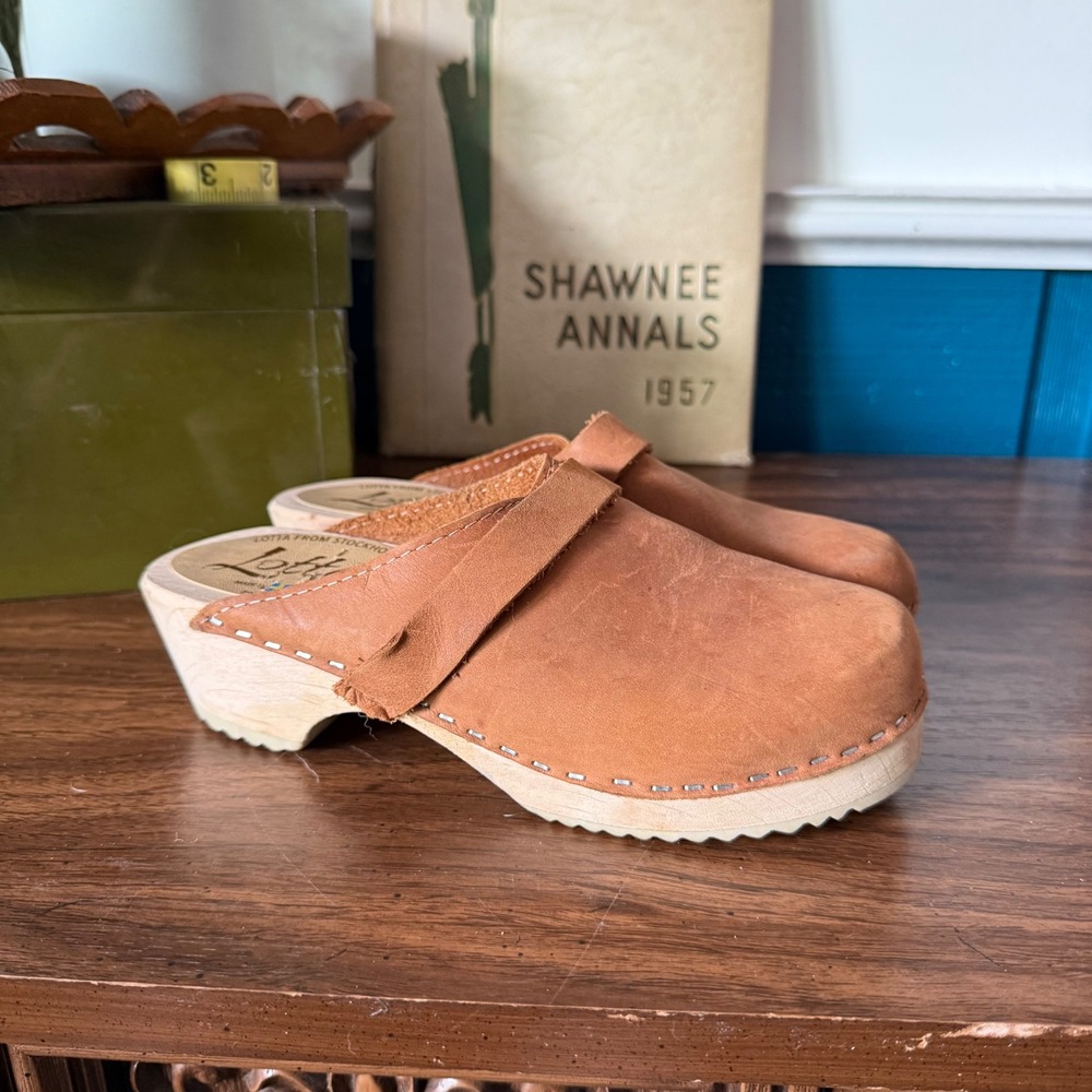 Lotta from Stockholm Classic Tan Leather Swedish Wooden Clogs Size 35